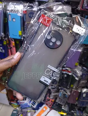 Smartphone Case Designed for the OnePlus 7T (Indicated by the "1+7T"
