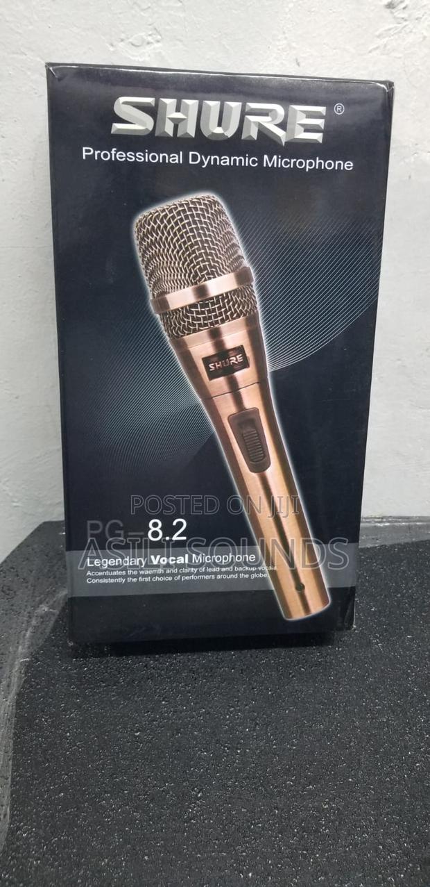 8.2 Wired Shure Proffesional Microphone - main view