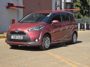 Toyota Sienta 2017 Red