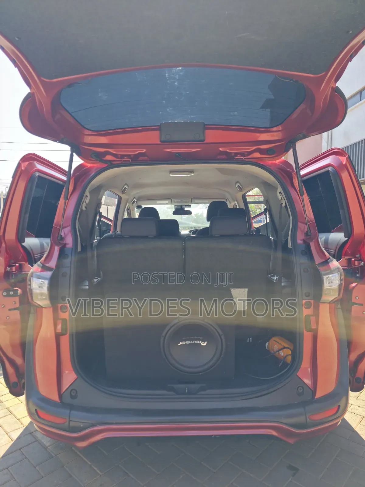 Toyota Sienta 2017 Red