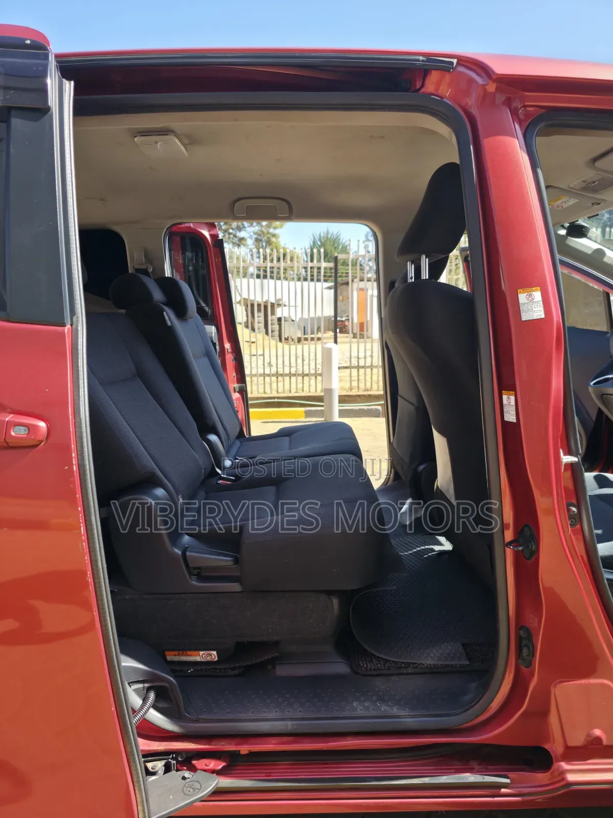Toyota Sienta 2017 Red