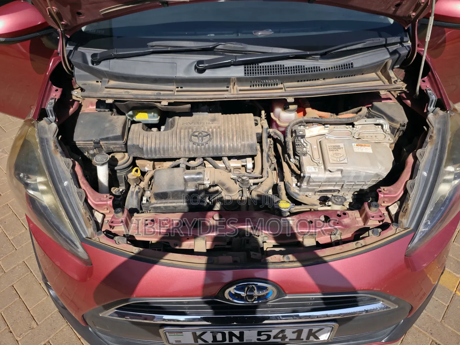 Toyota Sienta 2017 Red
