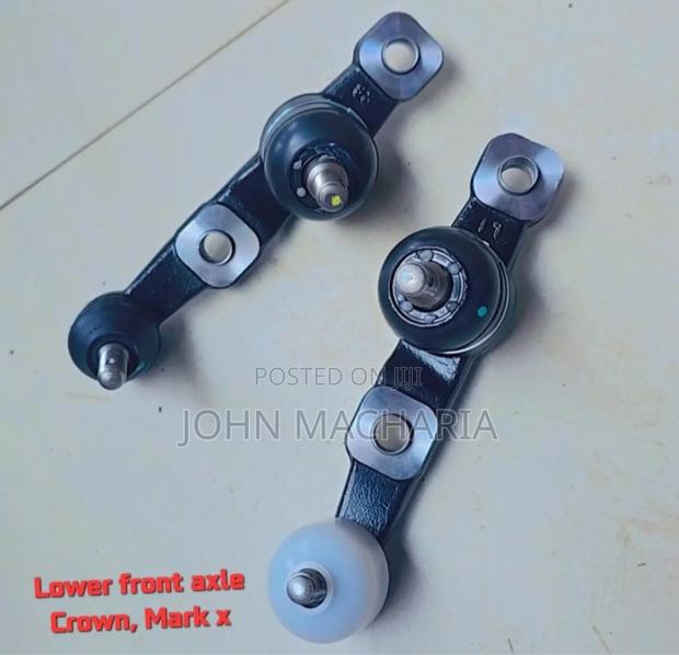 Front Lower Suspension Ball Joints for Toyota Mark X  and Crown (2WD)