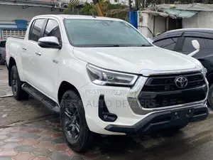 Toyota Hilux 2020 White