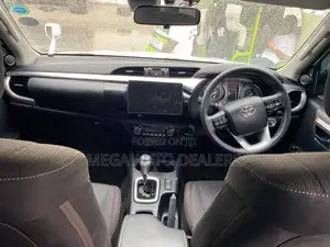 Toyota Hilux 2020 White