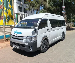 Toyota HiAce 2017