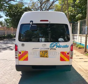 Toyota HiAce 2017
