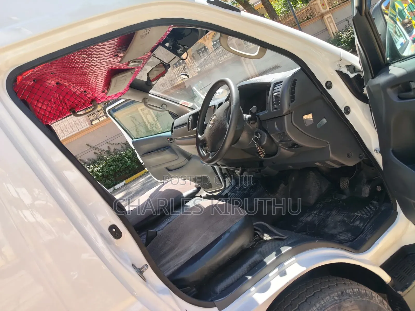 Toyota HiAce 2017
