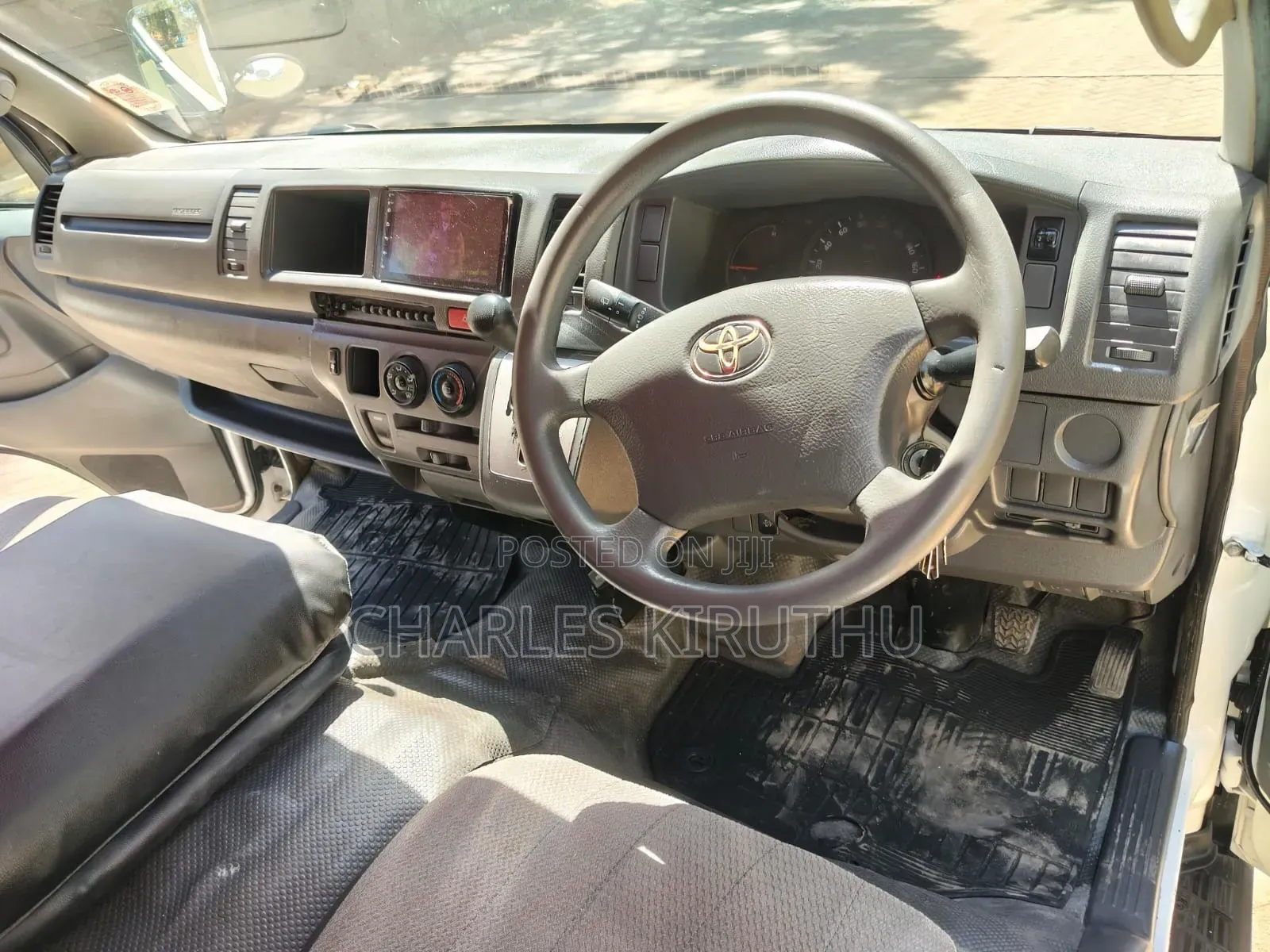 Toyota HiAce 2017