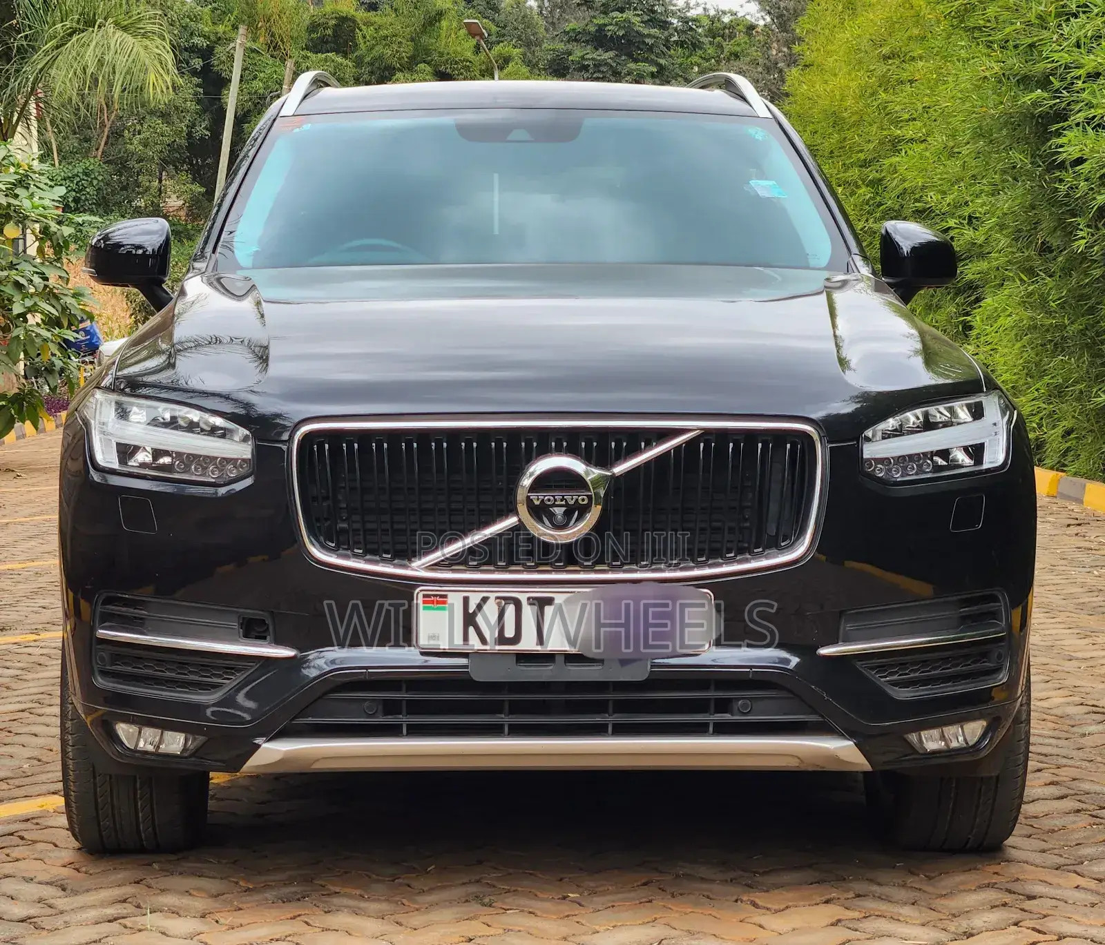 Volvo XC90 T5 Momentum AWD 2018 Black