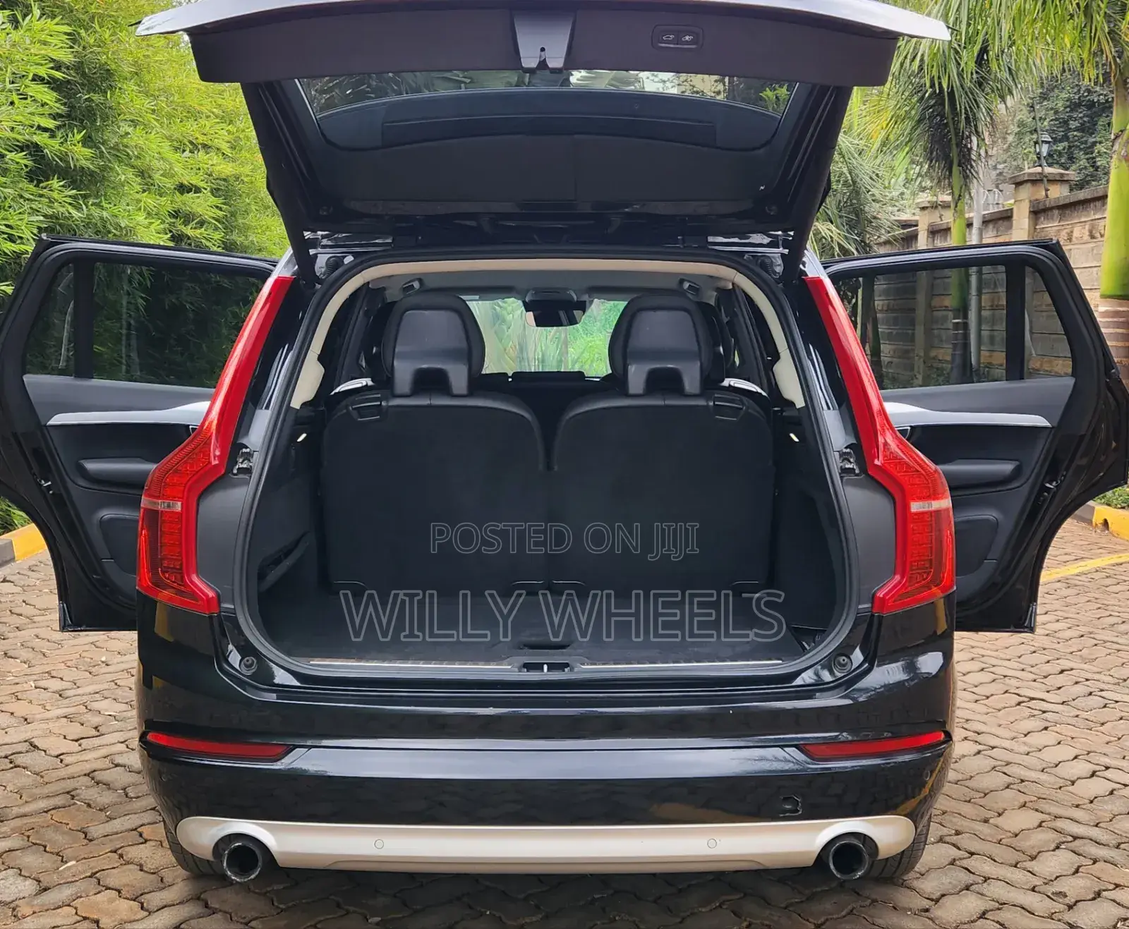 Volvo XC90 T5 Momentum AWD 2018 Black