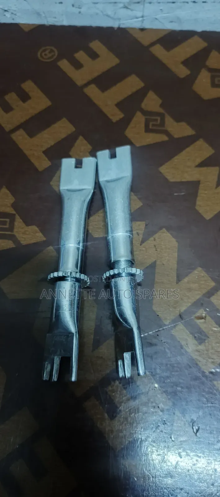 Rear Drum Brake Shoe Self Adjuster