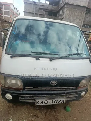 Toyota HiAce 1999 White
