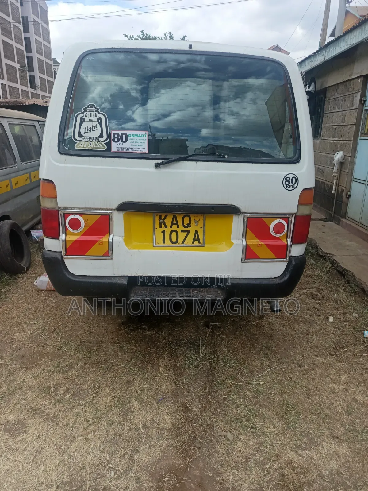 Toyota HiAce 1999 White