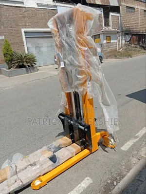 Lifting Manual Stacker