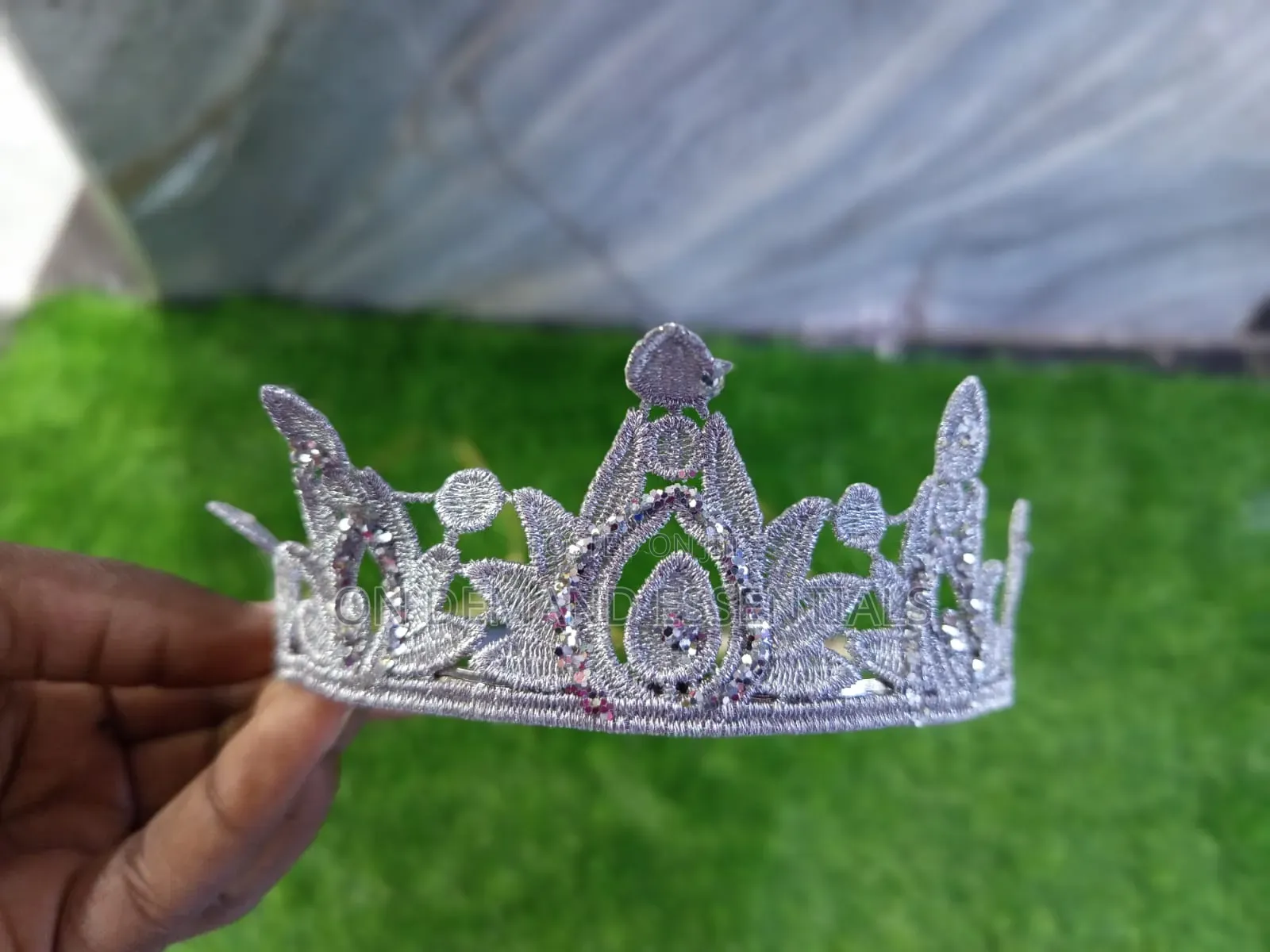 Laced Crown