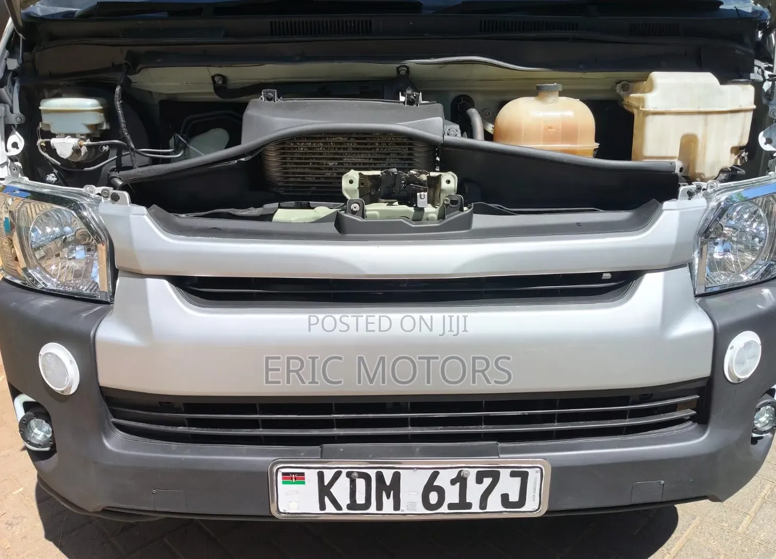 Toyota HiAce 2016 White