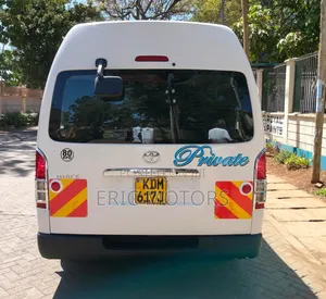 Toyota HiAce 2016 White