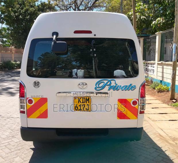 Toyota HiAce 2016 White - thumbnail 3