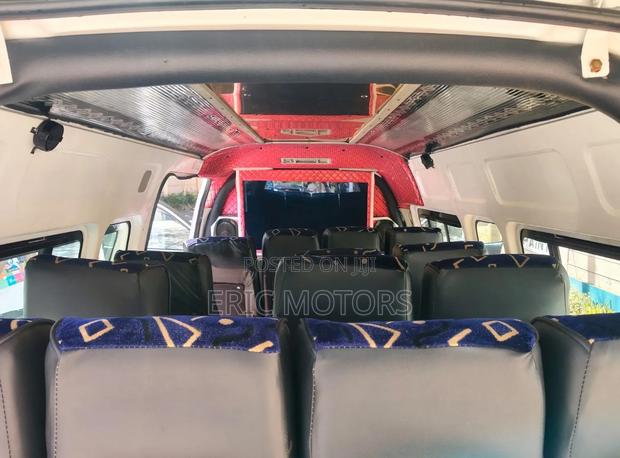 Toyota HiAce 2016 White - thumbnail 9