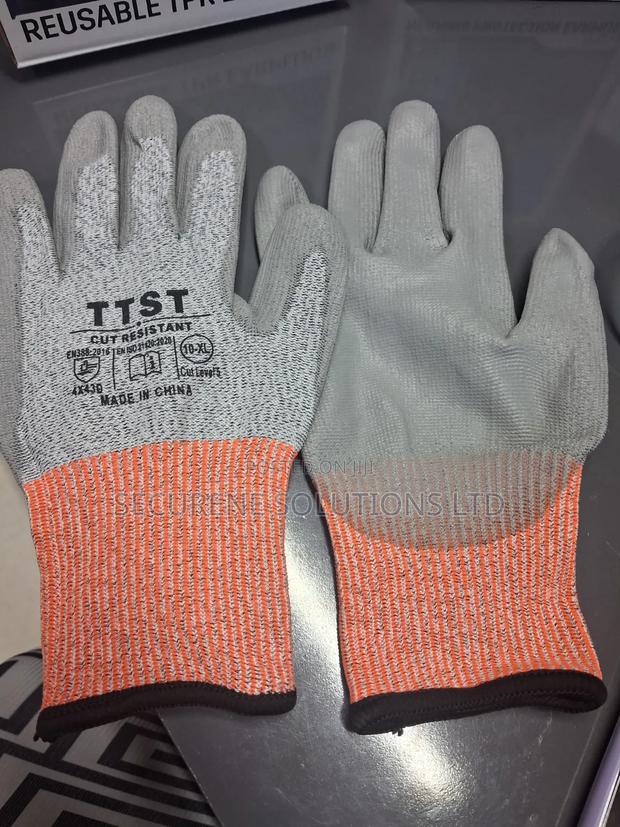 TTST Cut-Resistant Level 5 Safety Gloves - main view