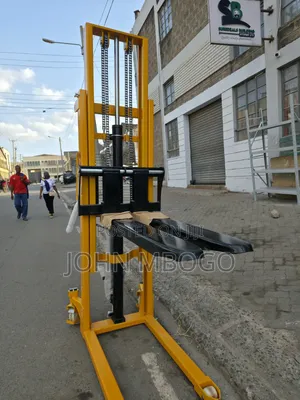 Hydraulic Manual Pallet Truck - 2T