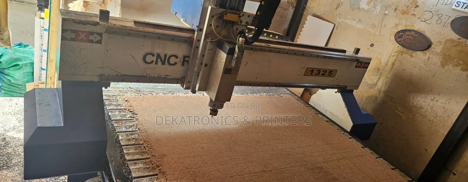 Used 130cm by 250cm (4ft by 8ft) CNC Router Engraving/Cutting Machine
