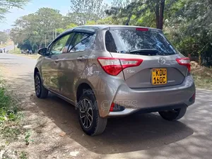 Toyota Vitz 2018 Beige