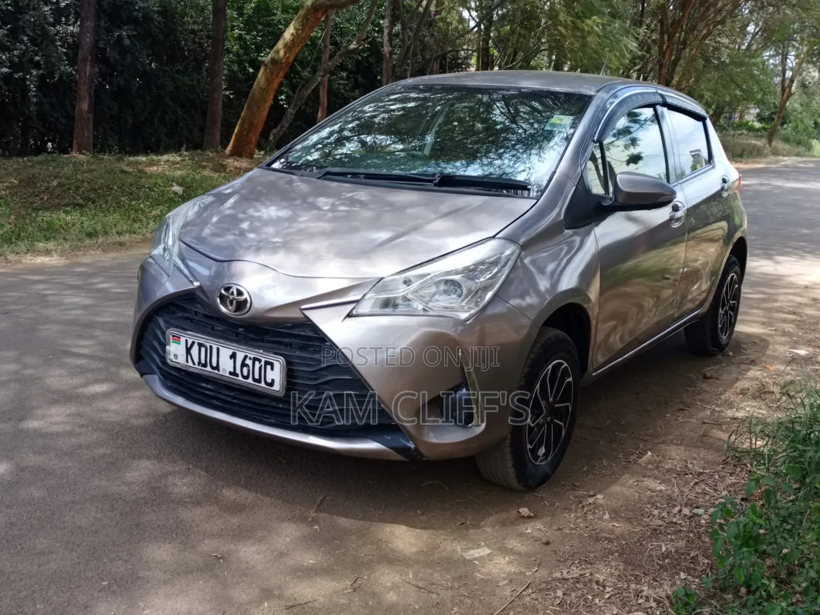 Toyota Vitz 2018 Beige