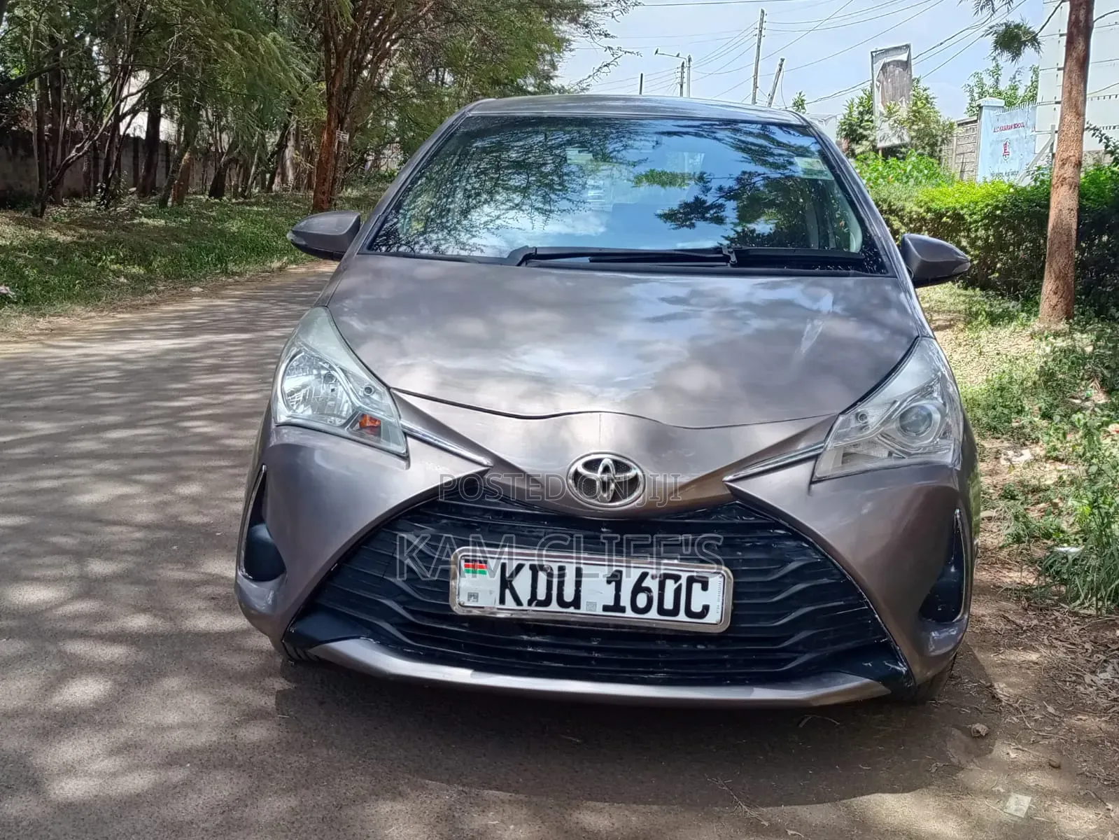 Toyota Vitz 2018 Beige
