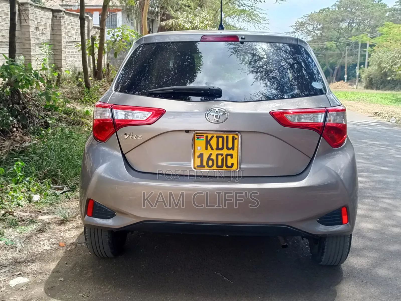 Toyota Vitz 2018 Beige