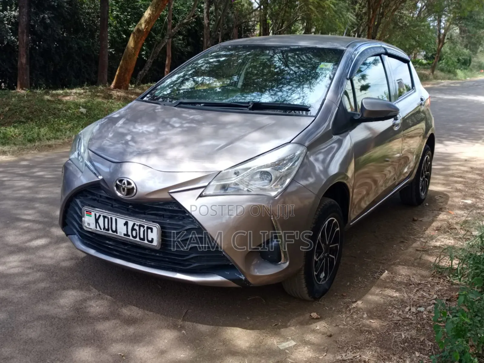 Toyota Vitz 2018 Beige