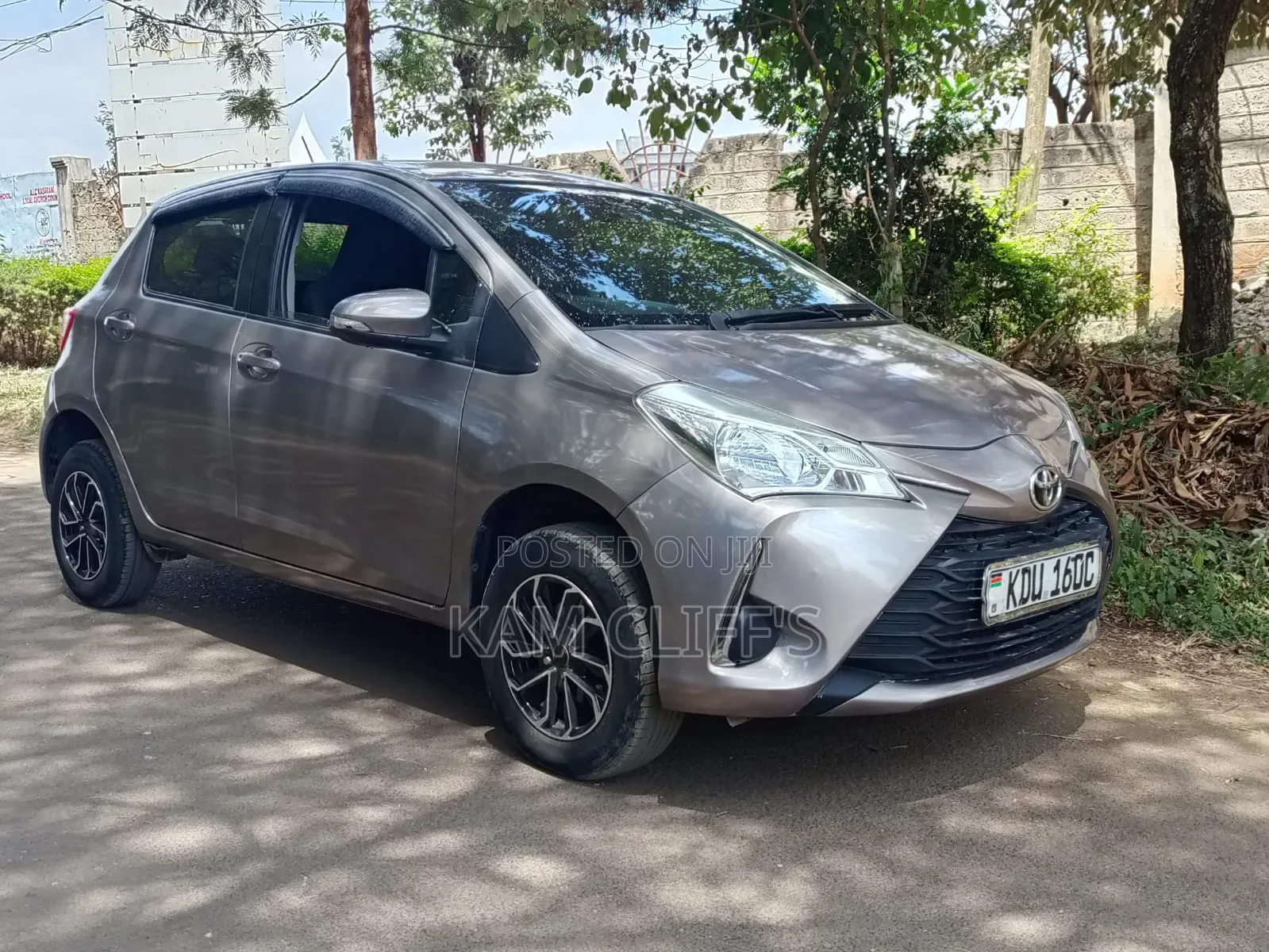 Toyota Vitz 2018 Beige