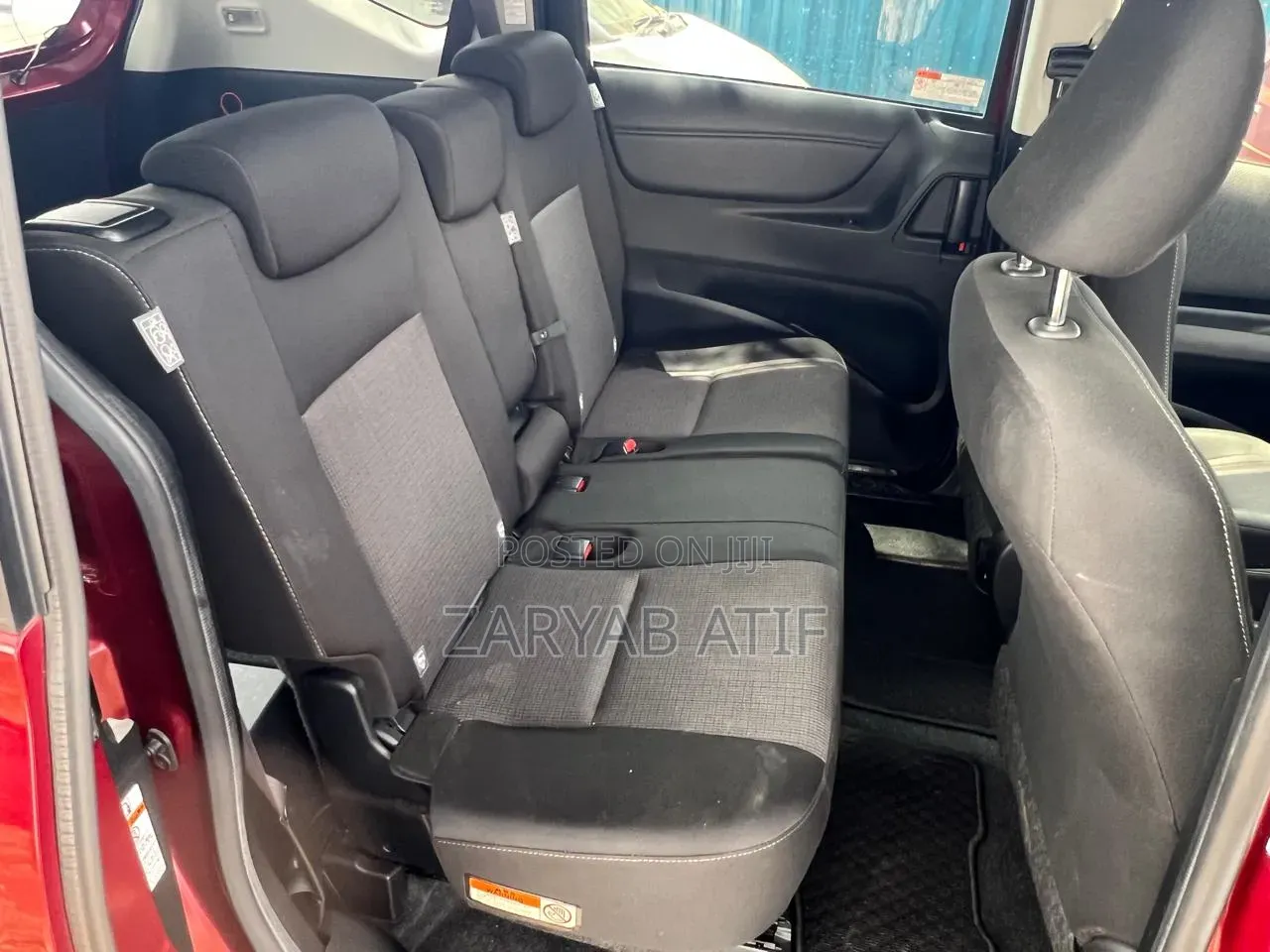 Toyota Sienta 2018 Red