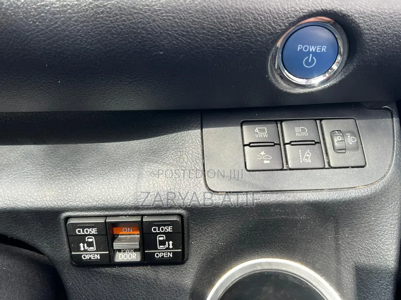 Toyota Sienta 2018 Red