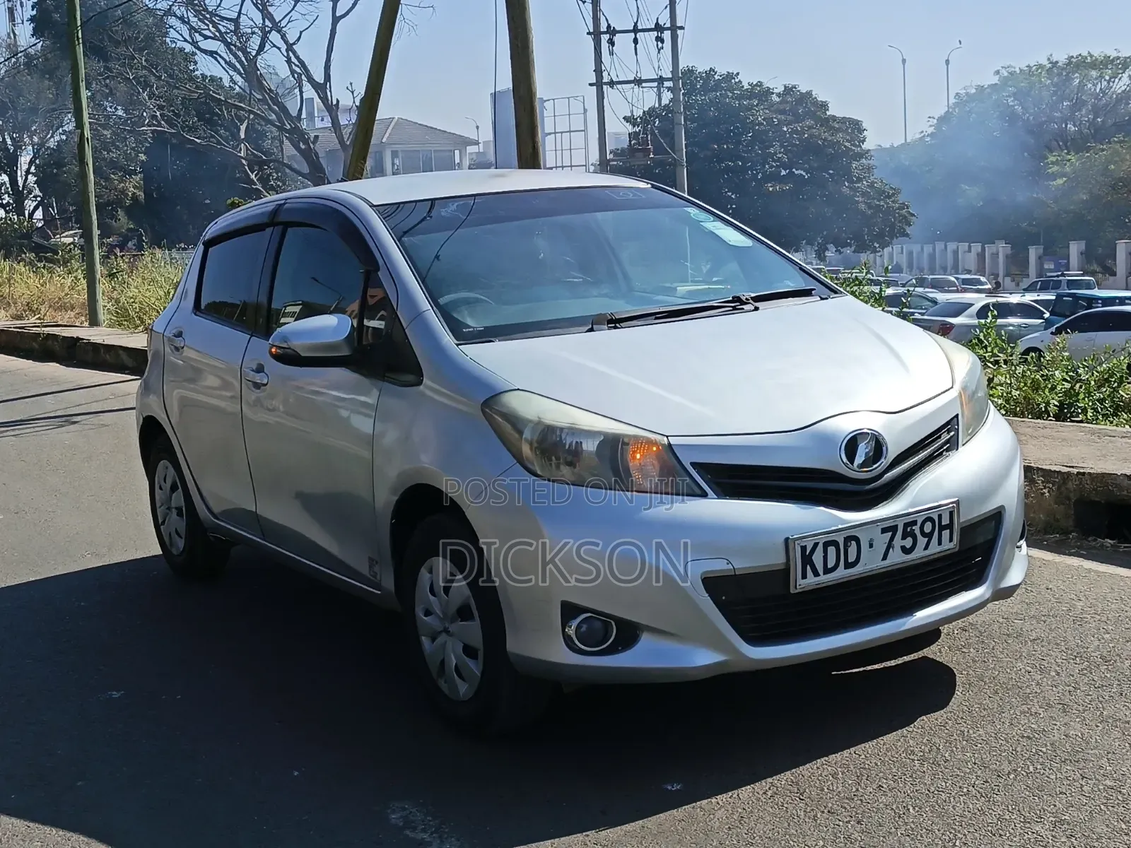 Toyota Vitz 2014 Silver