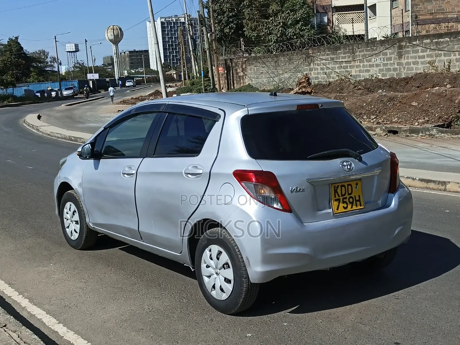 Toyota Vitz 2014 Silver