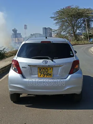 Toyota Vitz 2014 Silver