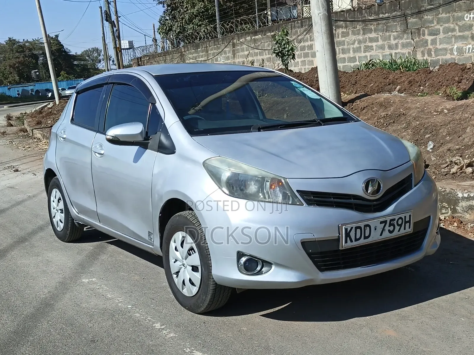 Toyota Vitz 2014 Silver