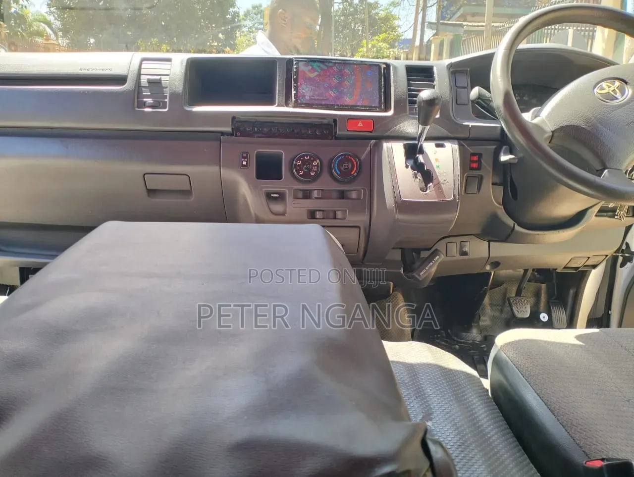 Toyota HiAce 2016 White