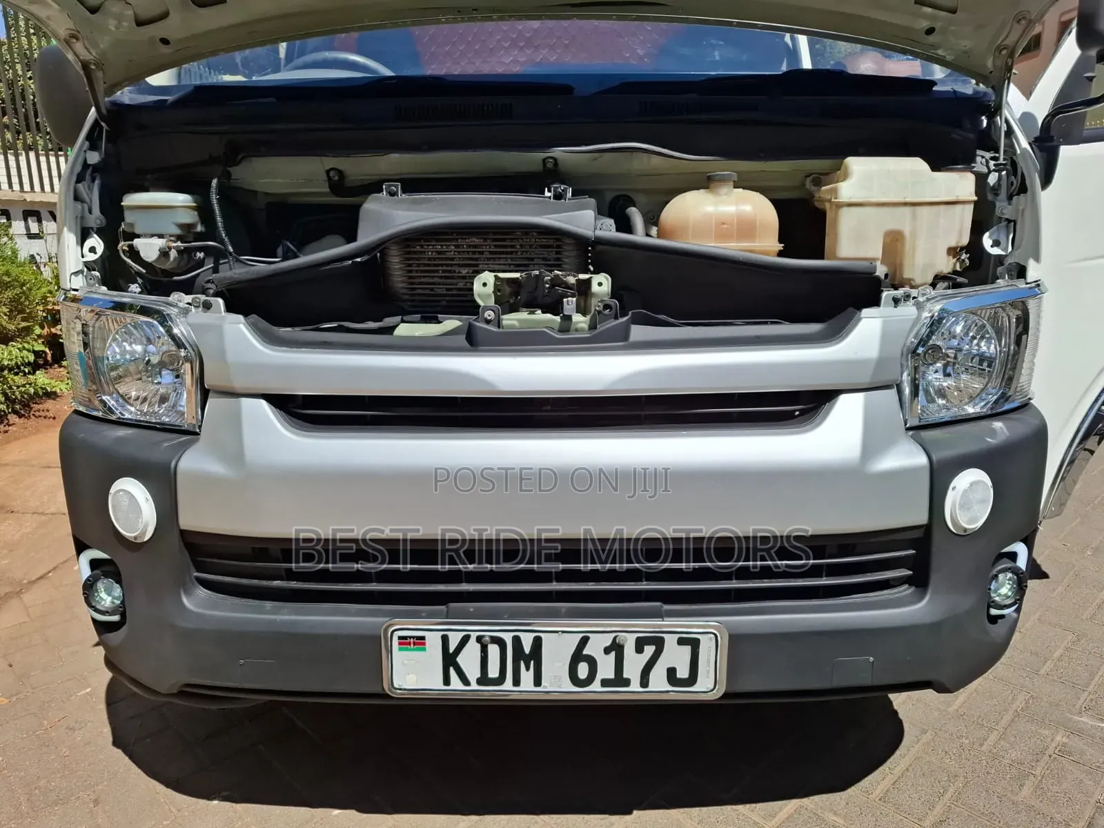 Toyota HiAce 2016 White