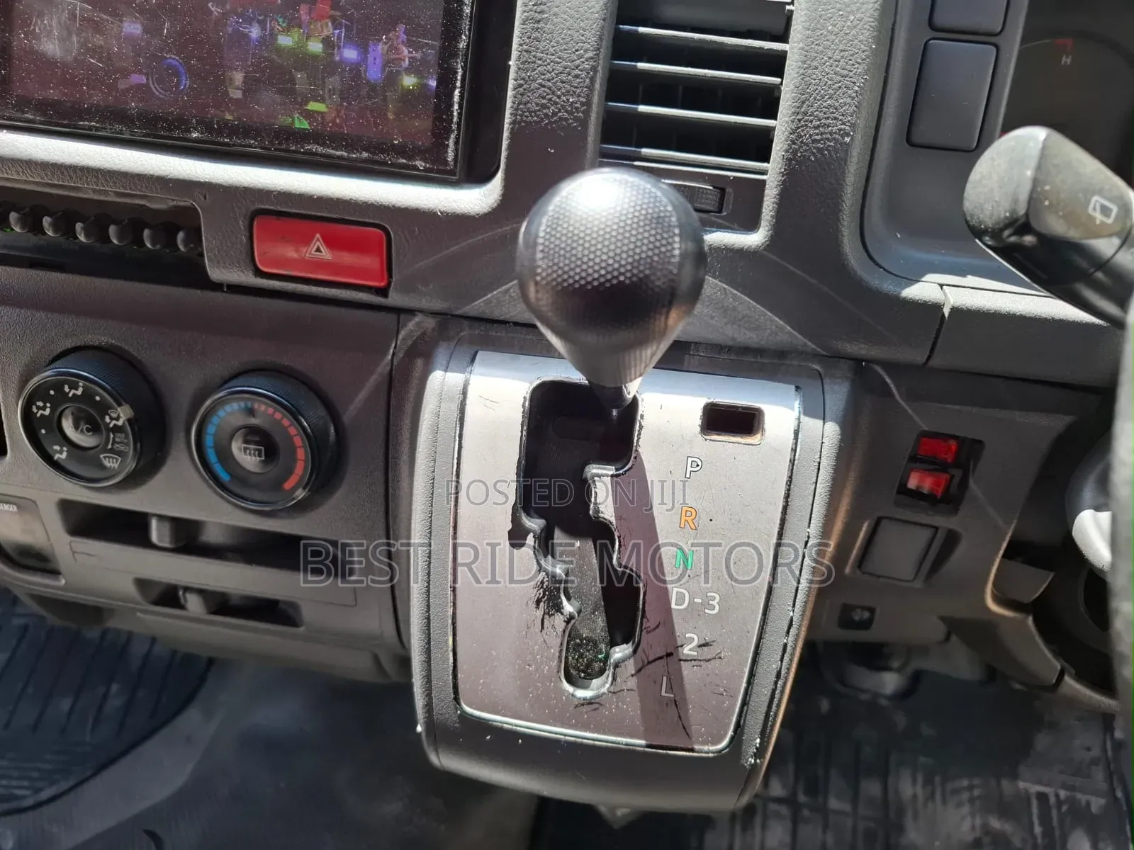 Toyota HiAce 2016 White