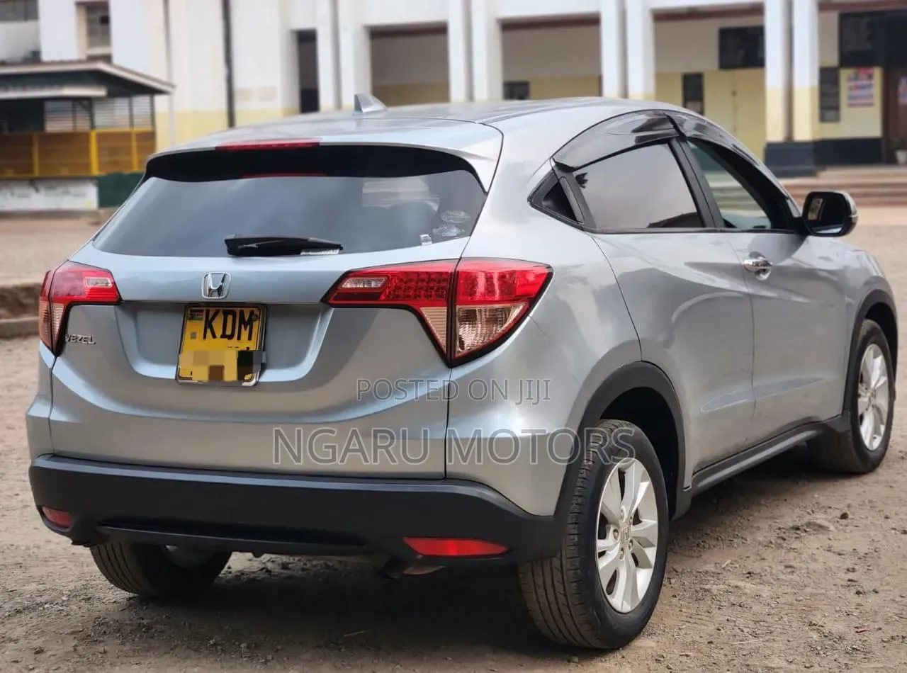 Honda Vezel 2016 Silver