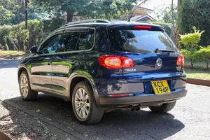 Volkswagen Tiguan 2010 Blue