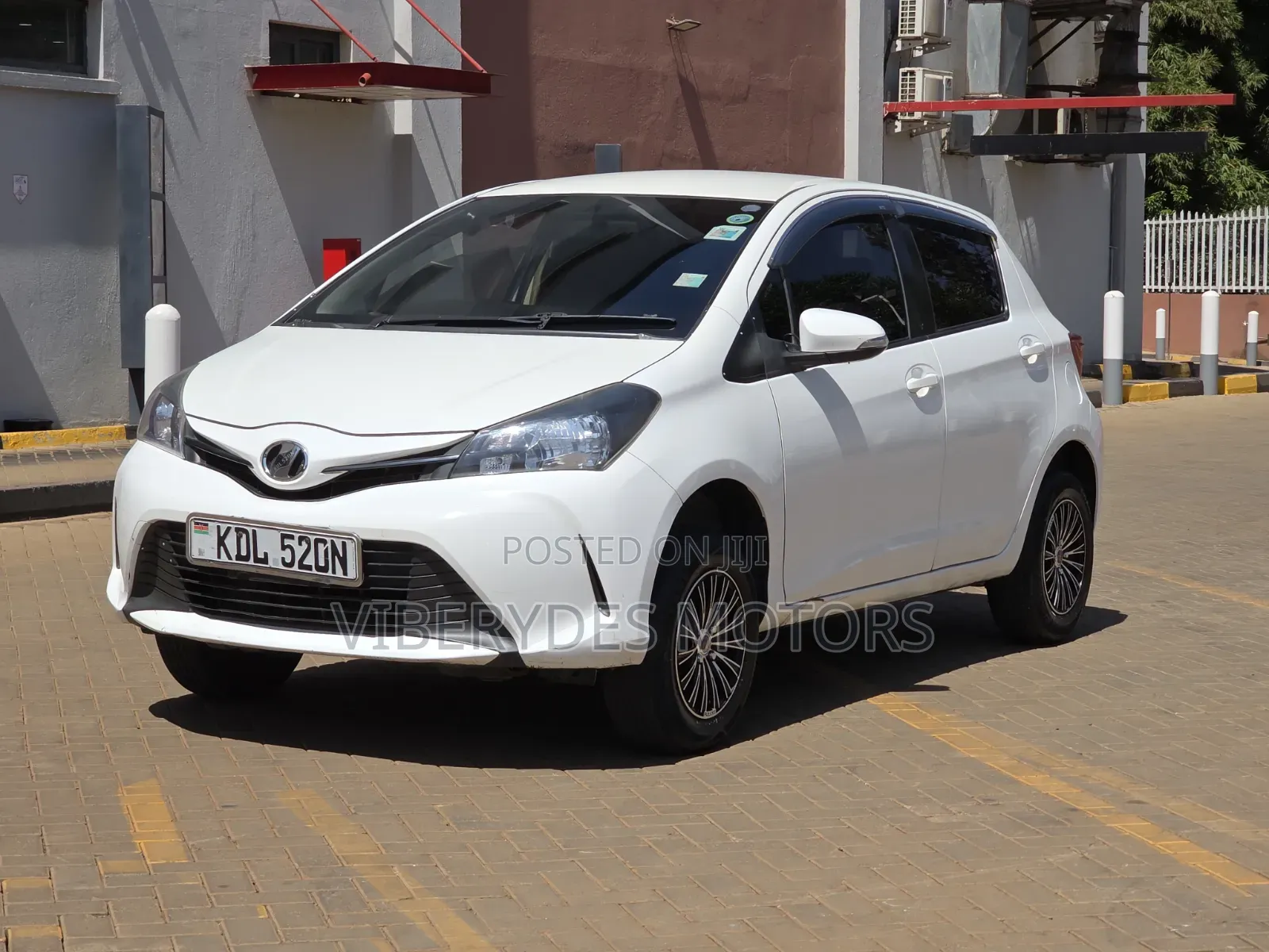 Toyota Vitz 2016 White