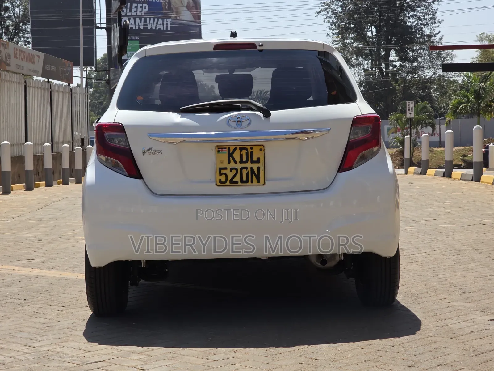 Toyota Vitz 2016 White