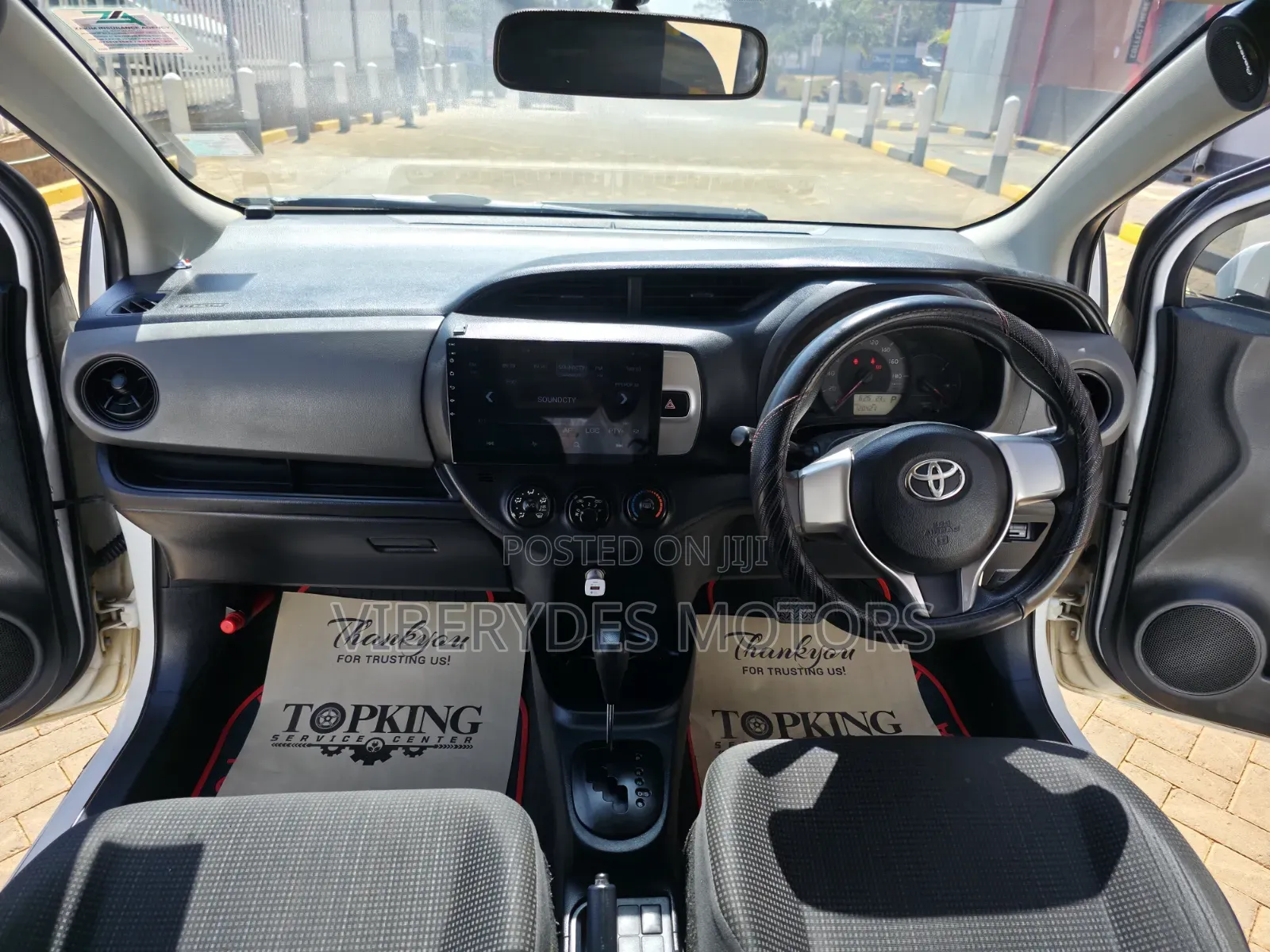 Toyota Vitz 2016 White