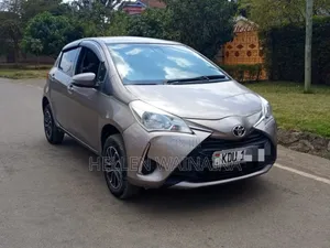 Toyota Vitz 2018 Gray