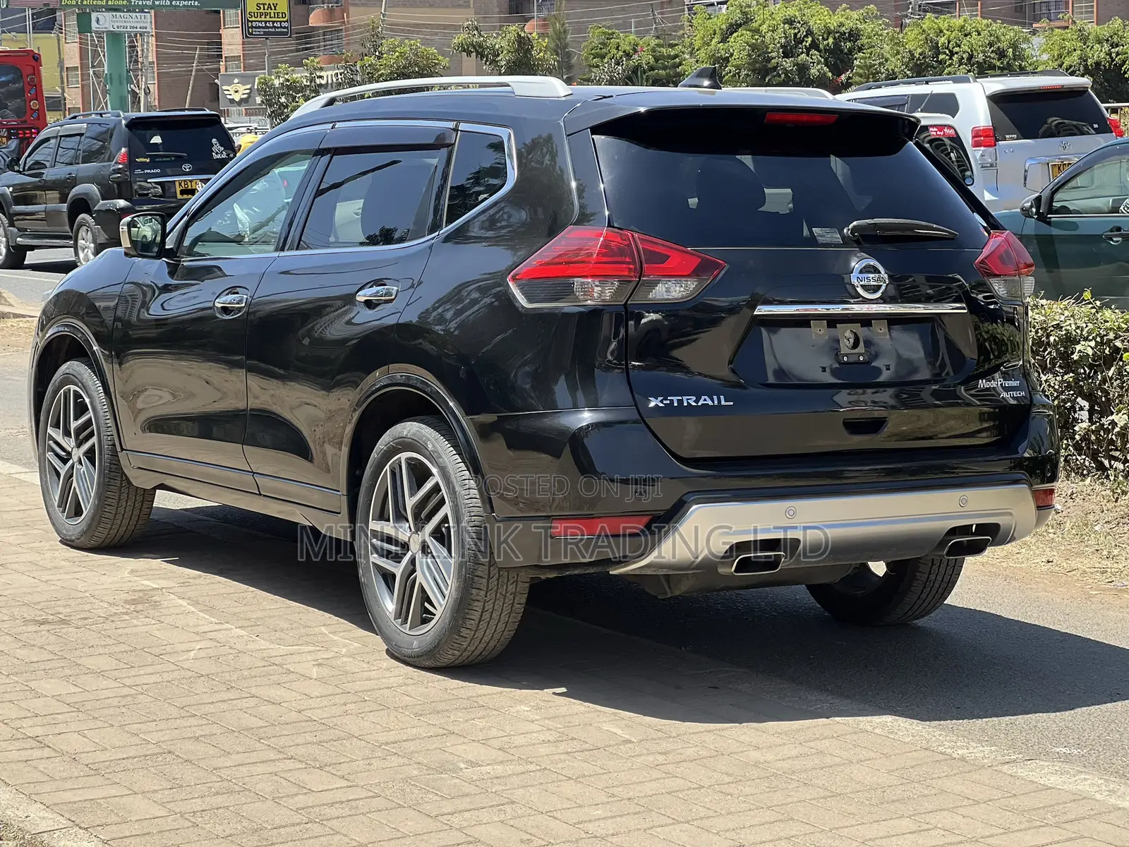 Nissan X-Trail 2.0 Petrol FWD 2018 Black