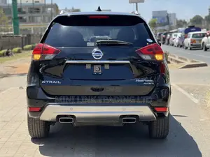 Nissan X-Trail 2.0 Petrol FWD 2018 Black